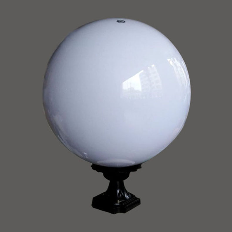 Courtyard enclosure ball lamp